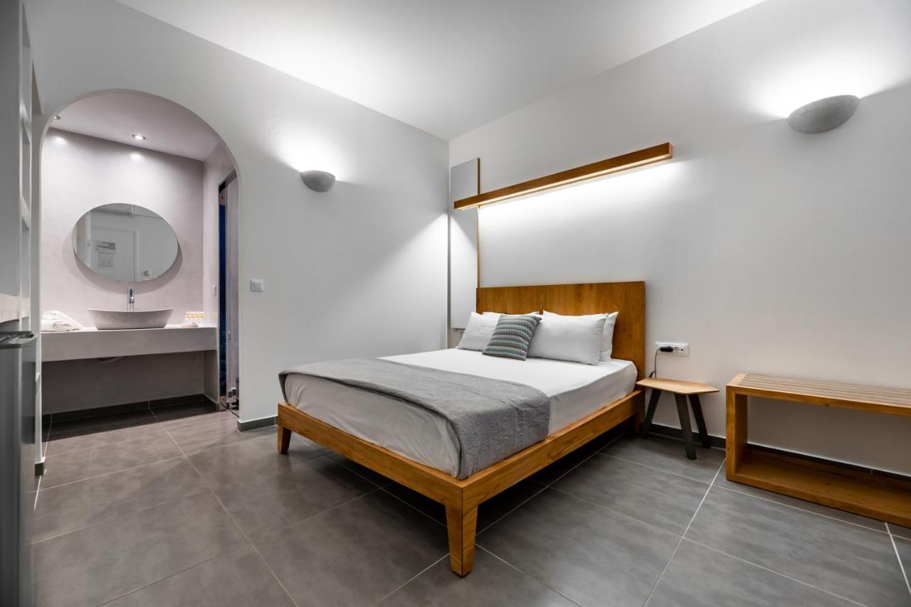 Stelios Place Apartahotel 3*