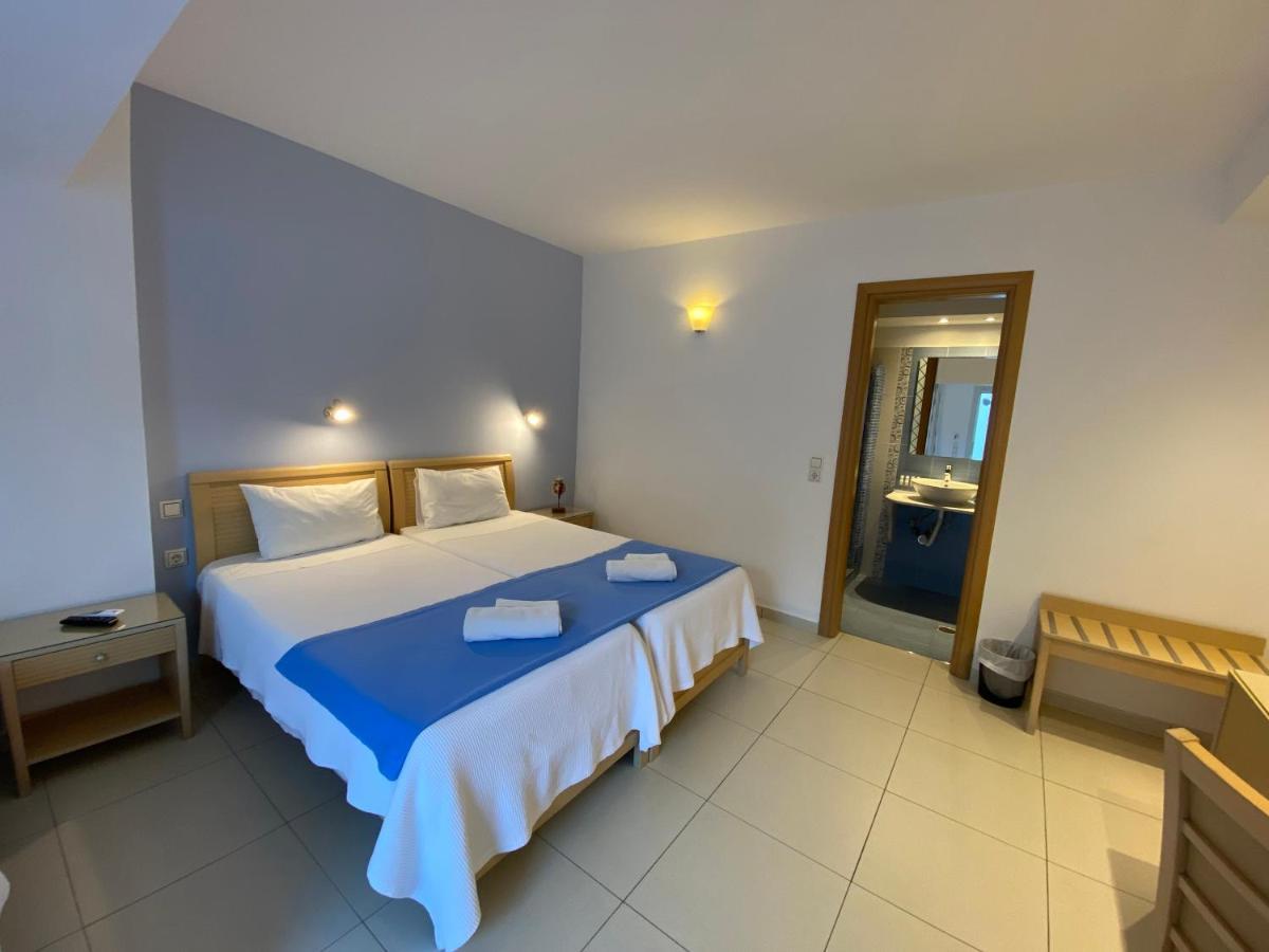 Stelios Place Apartahotel Perissa (Santorini)